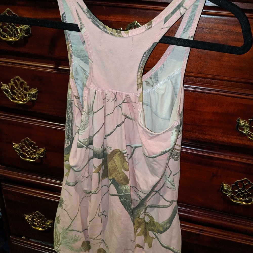 Pink Realtree Tank - Picture 2 of 3